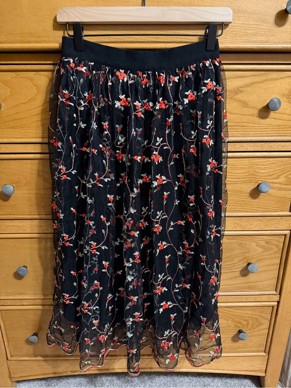 Forever 21 Skirt Womens M Black Mesh Red Floral Embroidered Lined Romantic Goth
